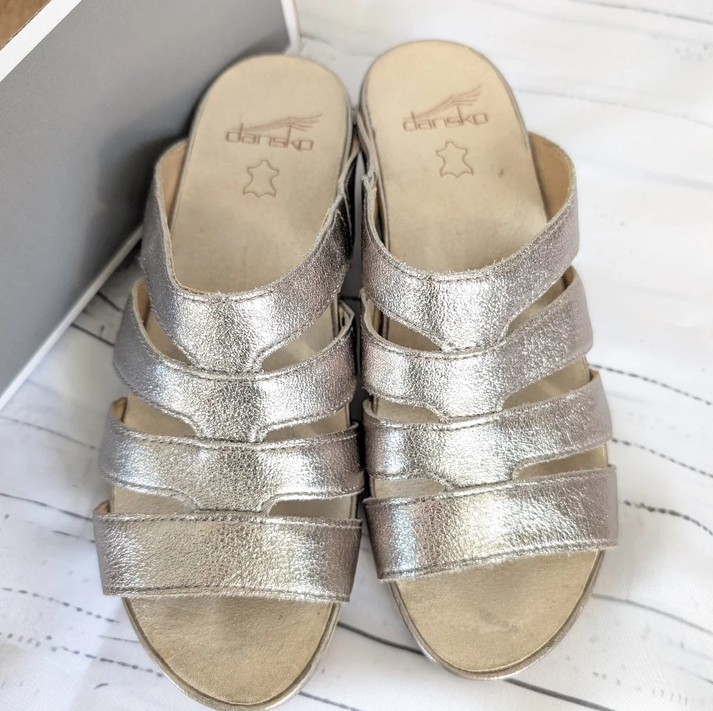 Women's Dansko Sandals | Lyndi Metallic Plantino | Size 37 | Like New - Picture 3 of 8